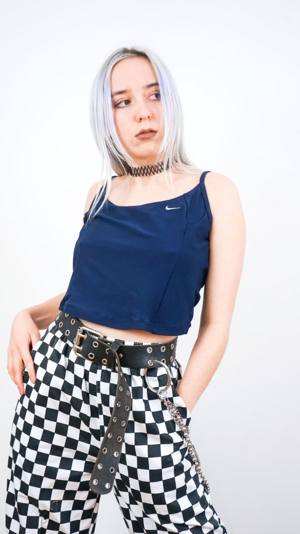 vintage 90s nike swoosh crop top