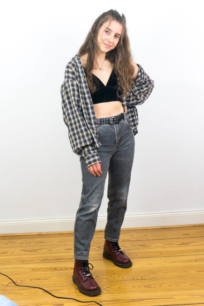 grungey vintage 90s mom jeans
