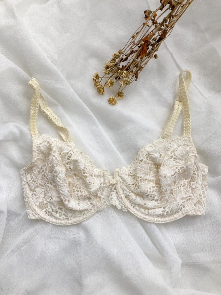 coffee cream super soft vintage 1980s lace bra