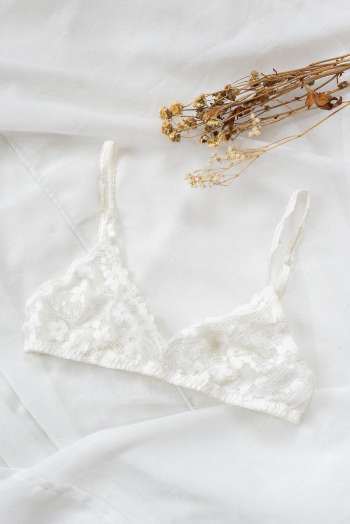 dainty daisy vintage 60s floral lace bralette