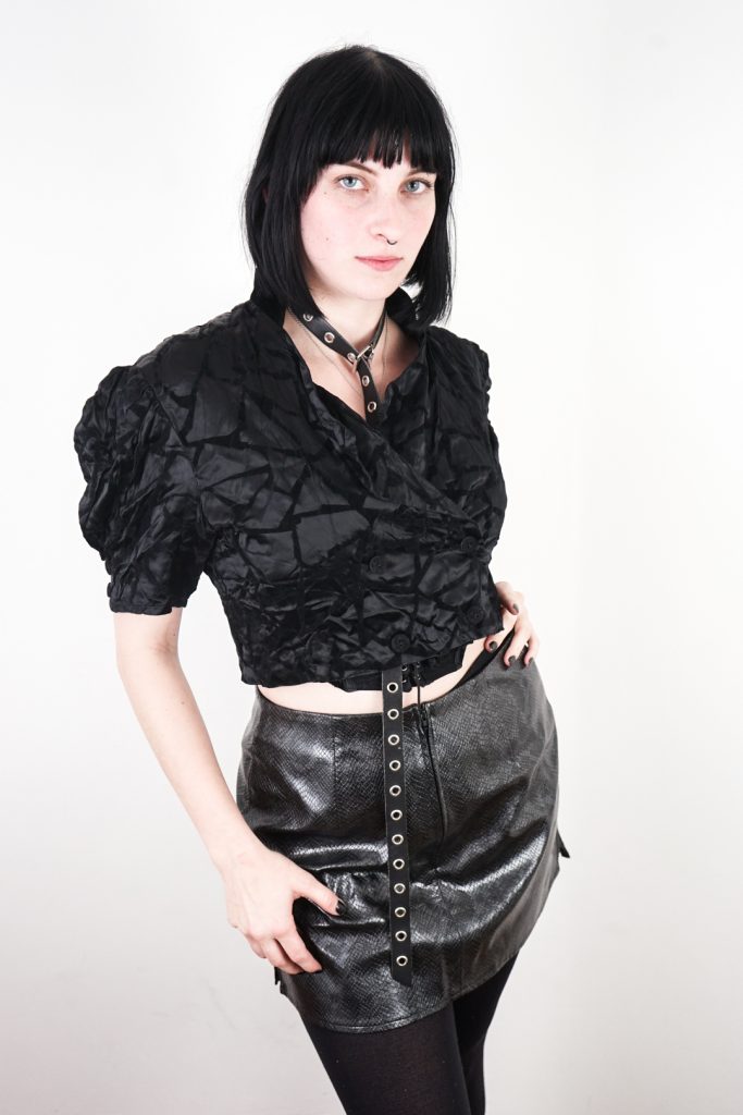 iconic puffed sleeve structured vintage 80s cropped velvet blazer