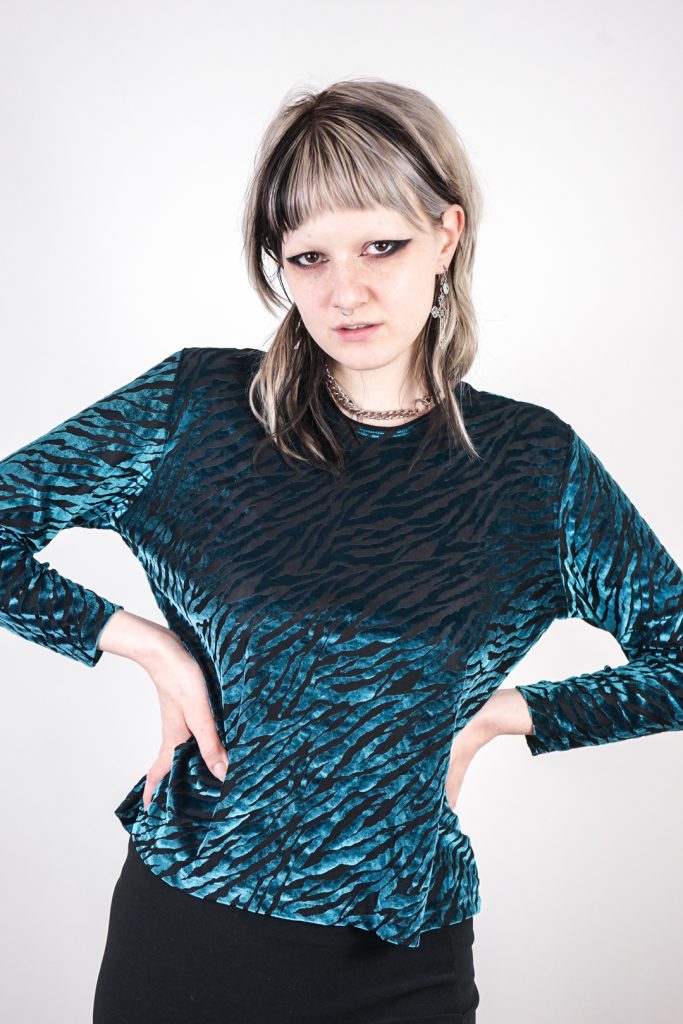 super soft vintage 80s grungy flattering longsleeve shirt
