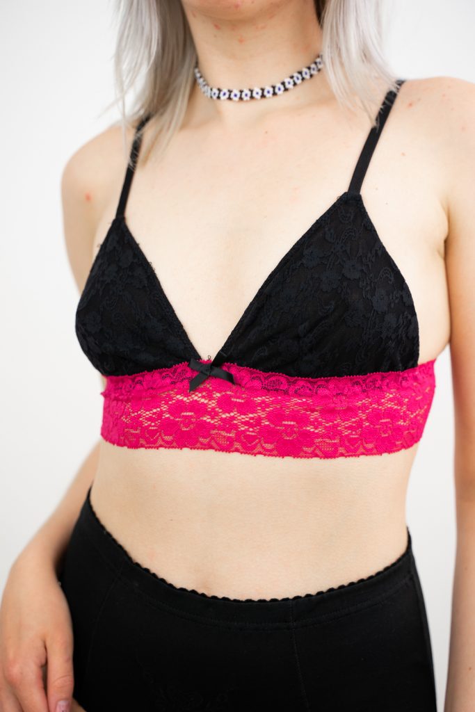 romantic vintage 90s cropped lace grunge top