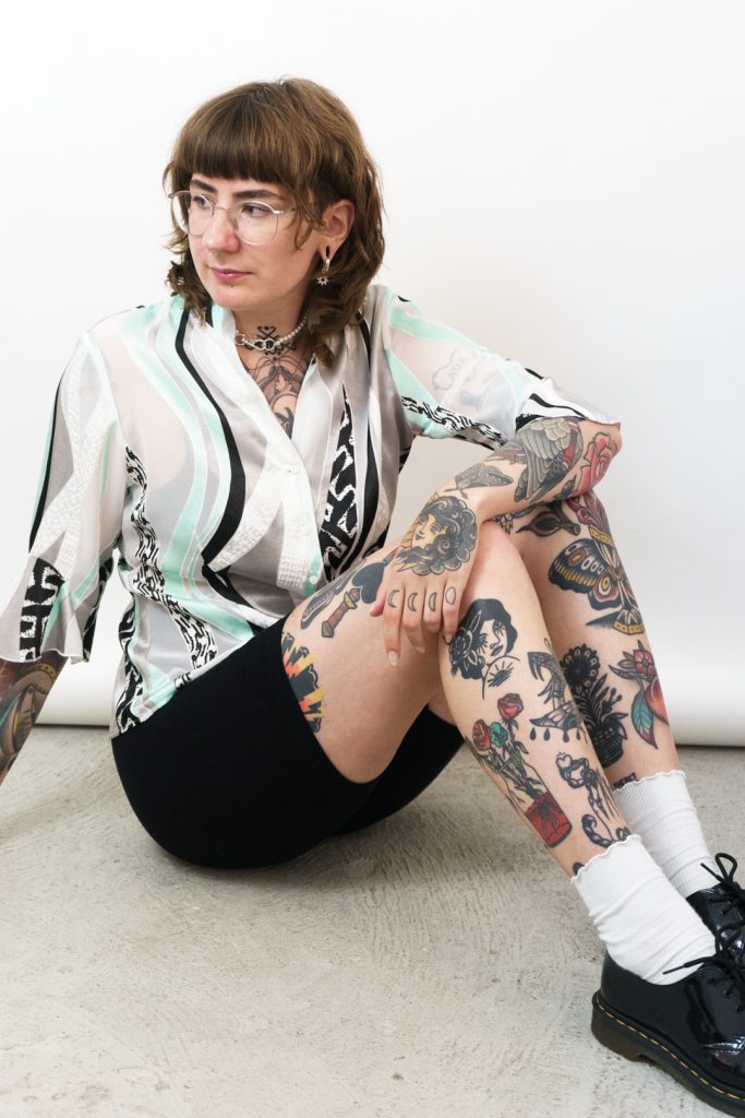 abstract patterned flared sleeve vintage 90s short fit see-through shirt