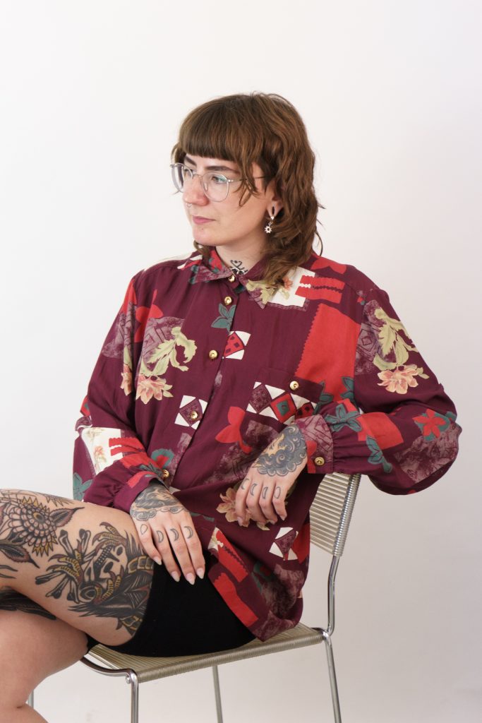 flowing patterned vintage 80s art shirt