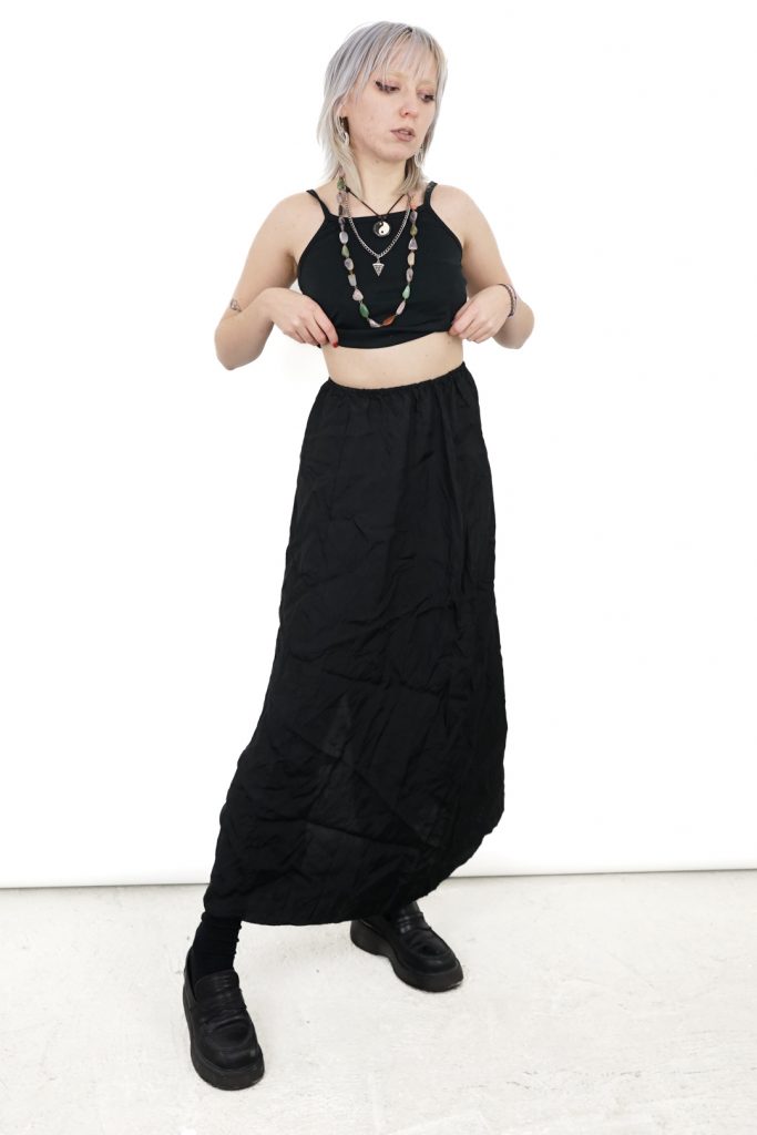stretchy onesize hand-made vintage 80s flowing black skirt
