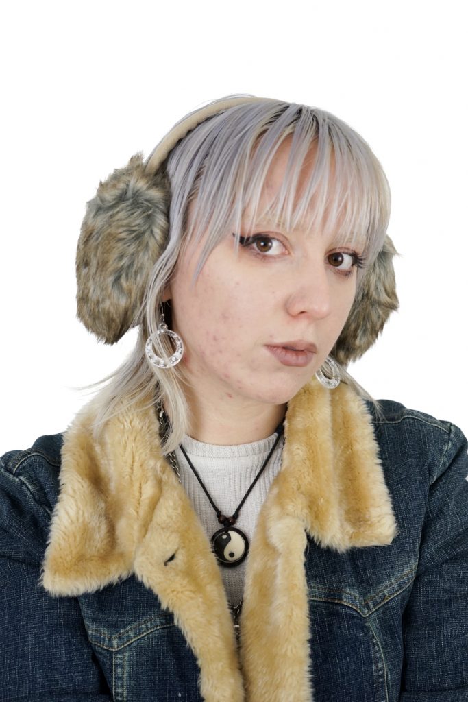 stunning NEW vintage Y2K beige ear muffs