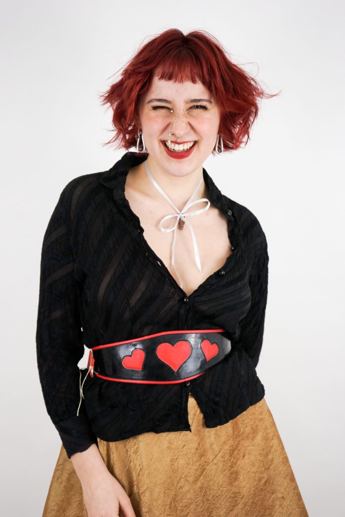 new & unworn iconic real leather vintage 80s heart designer belt
